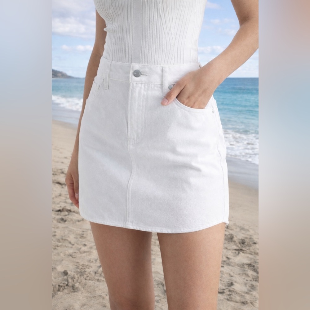 NWT Express High Waisted Mini sz 2